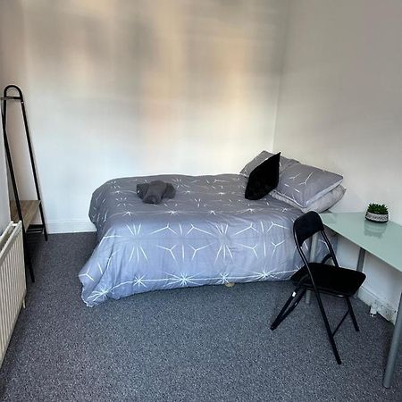 Tiye Estates Short Stay Stoke-on-Trent Buitenkant foto