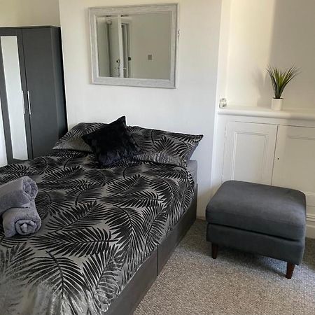 Tiye Estates Short Stay Stoke-on-Trent Buitenkant foto